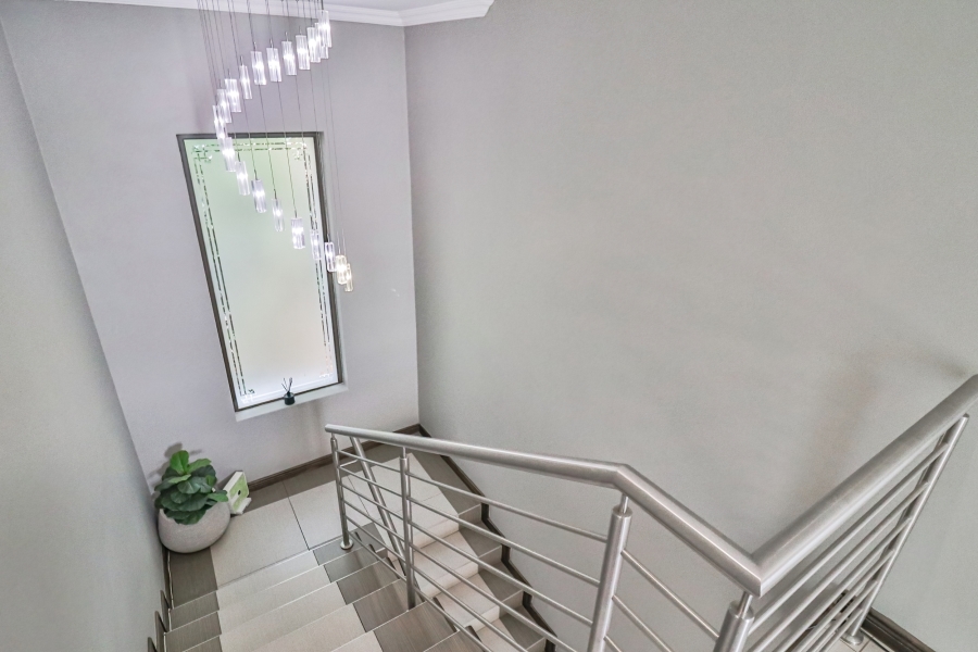 4 Bedroom Property for Sale in Midstream Ridge Gauteng