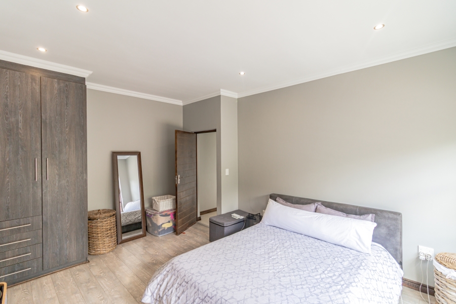 4 Bedroom Property for Sale in Midstream Ridge Gauteng