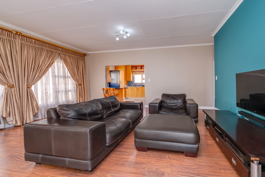 To Let 3 Bedroom Property for Rent in North Riding Gauteng