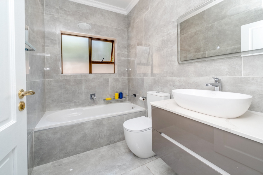 To Let 3 Bedroom Property for Rent in North Riding Gauteng