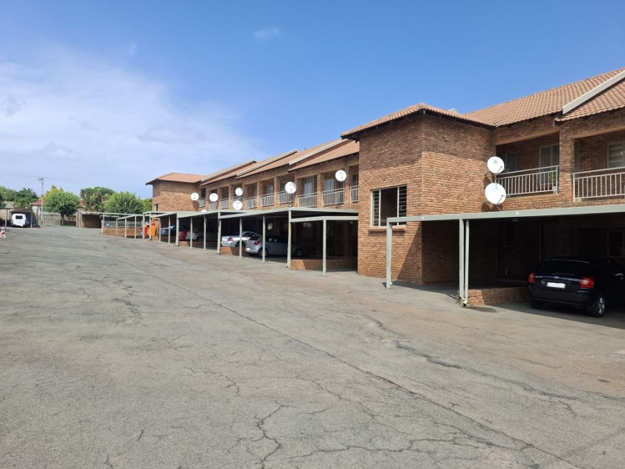 2 Bedroom Property for Sale in Wentworth Park Gauteng