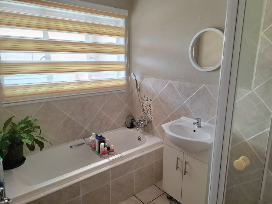 2 Bedroom Property for Sale in Wentworth Park Gauteng