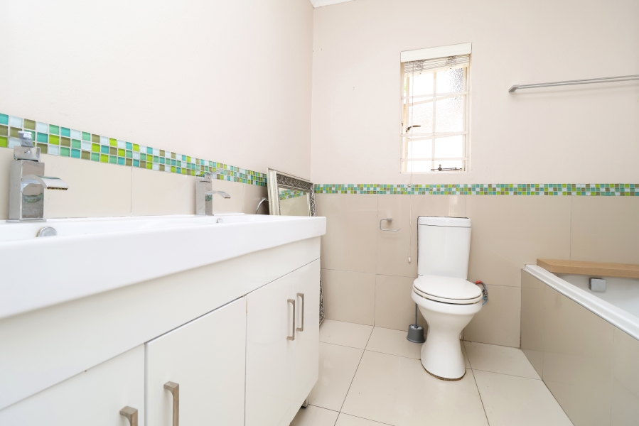 To Let 4 Bedroom Property for Rent in Norscot Gauteng