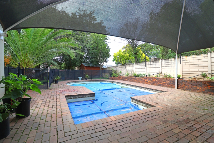 To Let 4 Bedroom Property for Rent in Norscot Gauteng