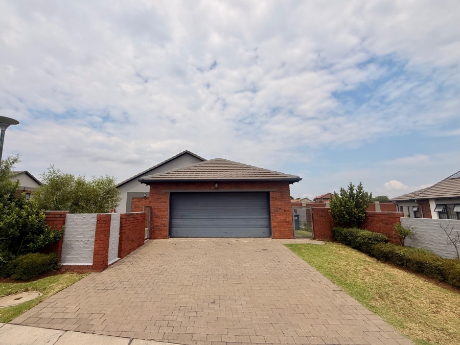 3 Bedroom Property for Sale in Amberfield Gauteng