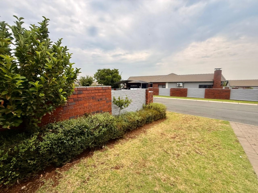 3 Bedroom Property for Sale in Amberfield Gauteng