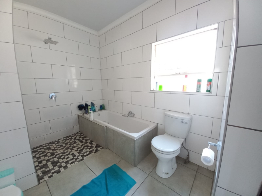 To Let 4 Bedroom Property for Rent in Sunair Park Gauteng