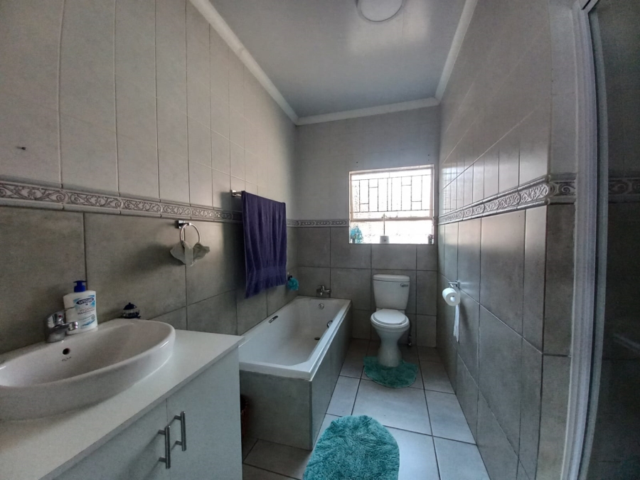 To Let 4 Bedroom Property for Rent in Sunair Park Gauteng