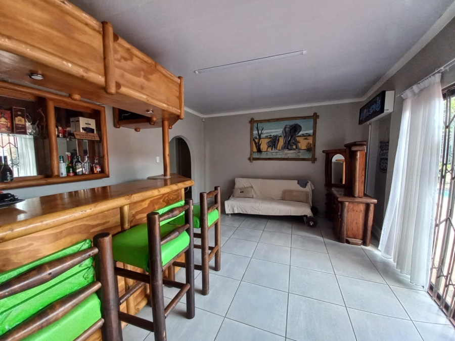 To Let 4 Bedroom Property for Rent in Sunair Park Gauteng