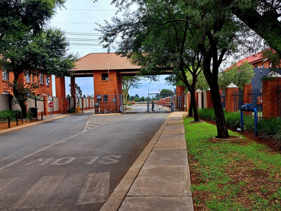 To Let 2 Bedroom Property for Rent in Albertsdal Gauteng