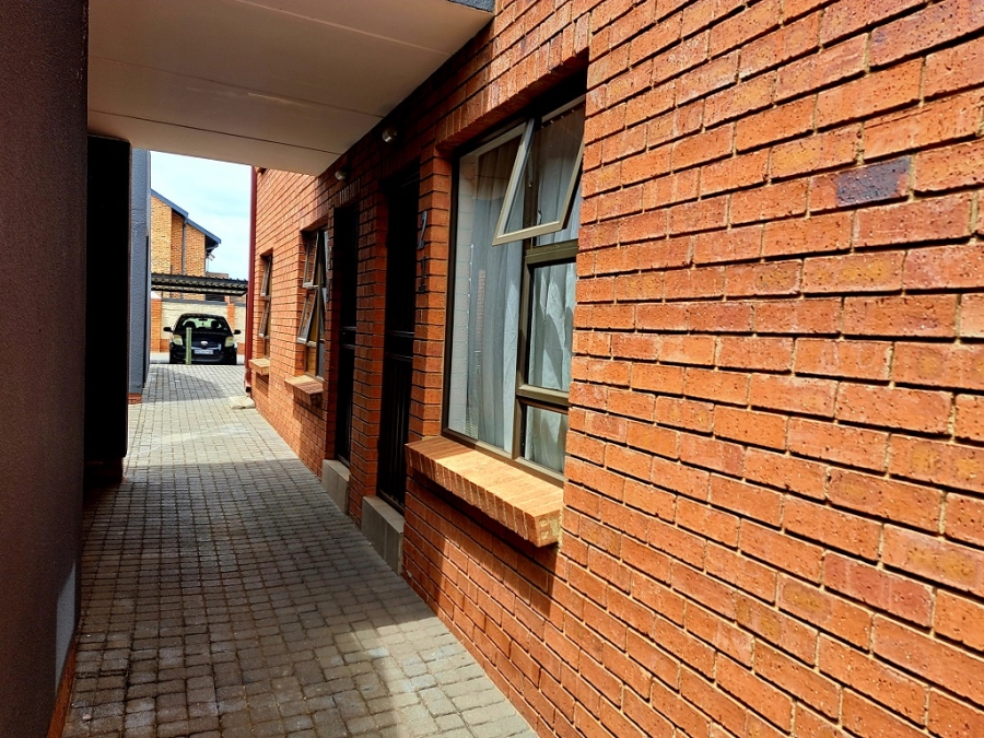 To Let 2 Bedroom Property for Rent in Albertsdal Gauteng