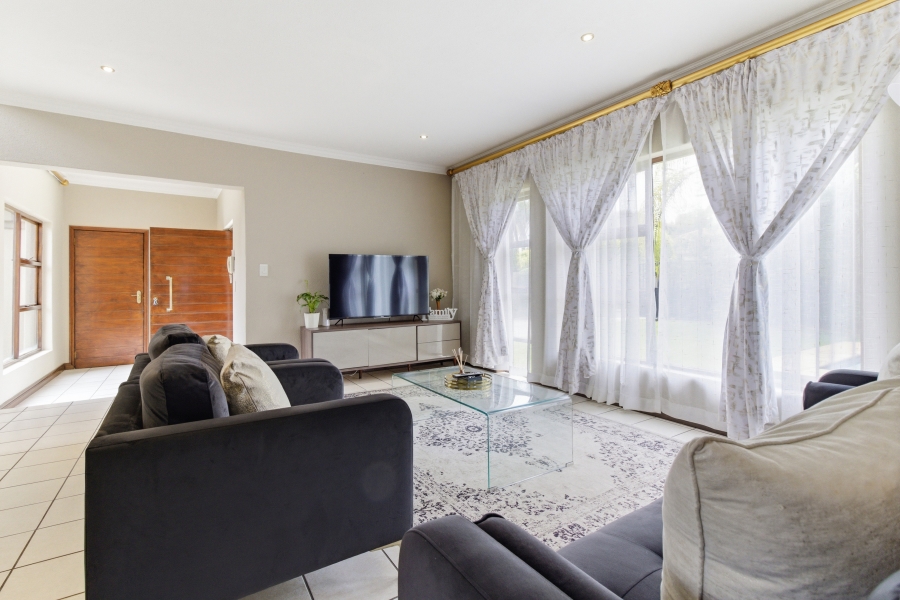 4 Bedroom Property for Sale in Douglasdale Gauteng