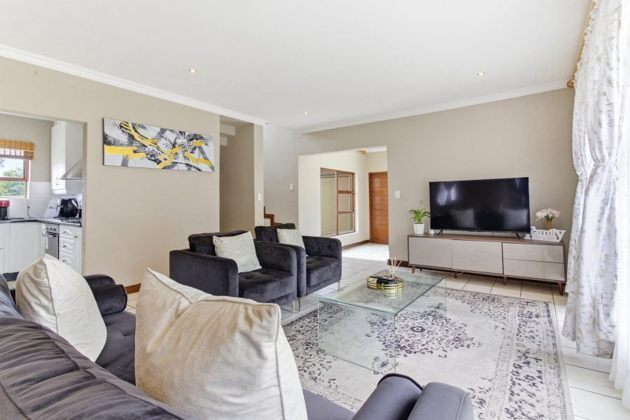 4 Bedroom Property for Sale in Douglasdale Gauteng