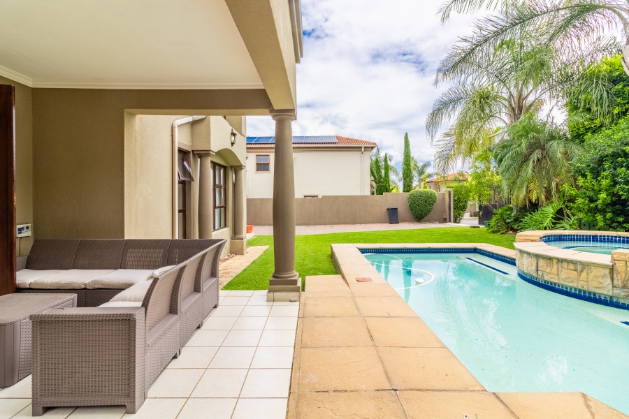 4 Bedroom Property for Sale in Douglasdale Gauteng