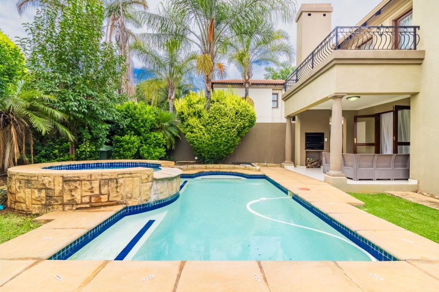 4 Bedroom Property for Sale in Douglasdale Gauteng