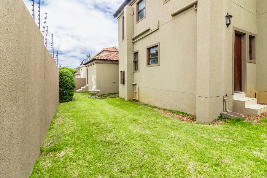 4 Bedroom Property for Sale in Douglasdale Gauteng