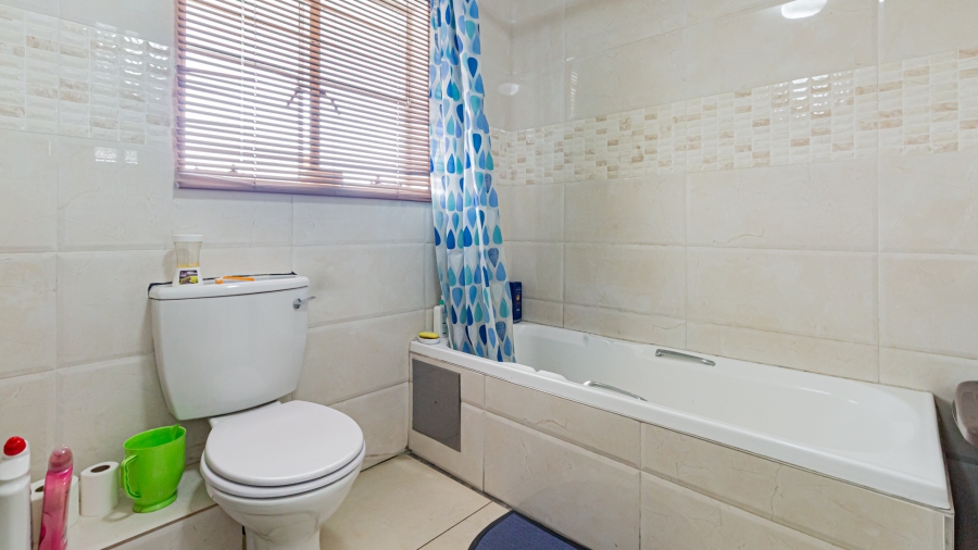 1 Bedroom Property for Sale in Booysens Gauteng