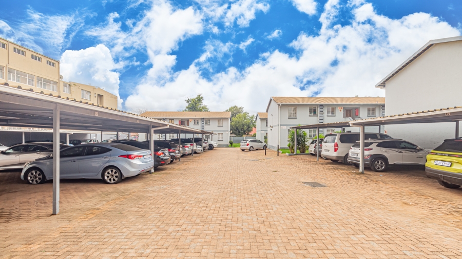 1 Bedroom Property for Sale in Booysens Gauteng