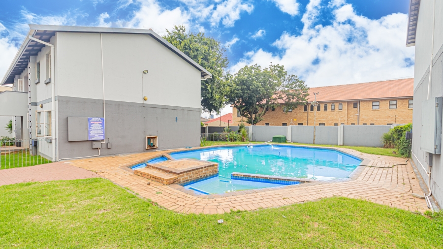 1 Bedroom Property for Sale in Booysens Gauteng