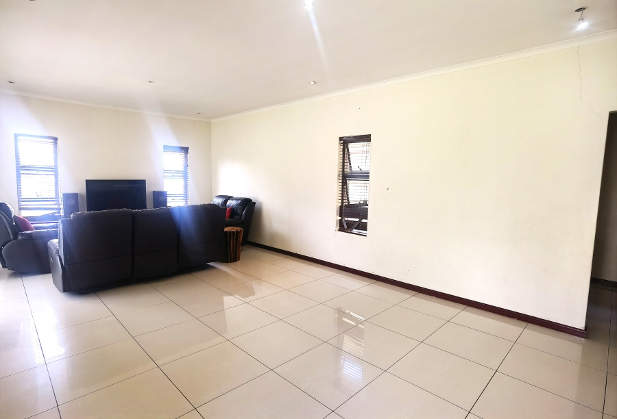 3 Bedroom Property for Sale in Summerfields Estate Gauteng
