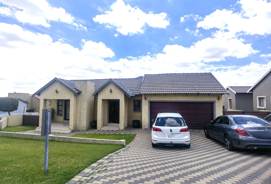 3 Bedroom Property for Sale in Summerfields Estate Gauteng