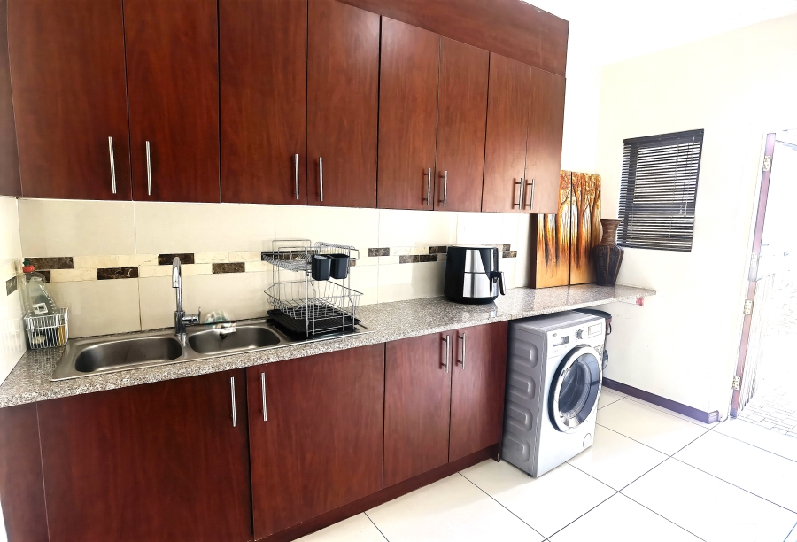 3 Bedroom Property for Sale in Summerfields Estate Gauteng