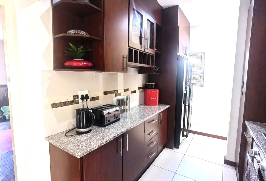 3 Bedroom Property for Sale in Summerfields Estate Gauteng