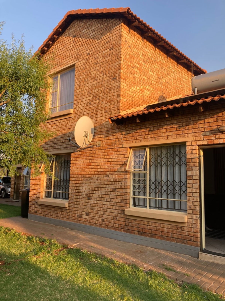 3 Bedroom Property for Sale in Dawn Park Gauteng