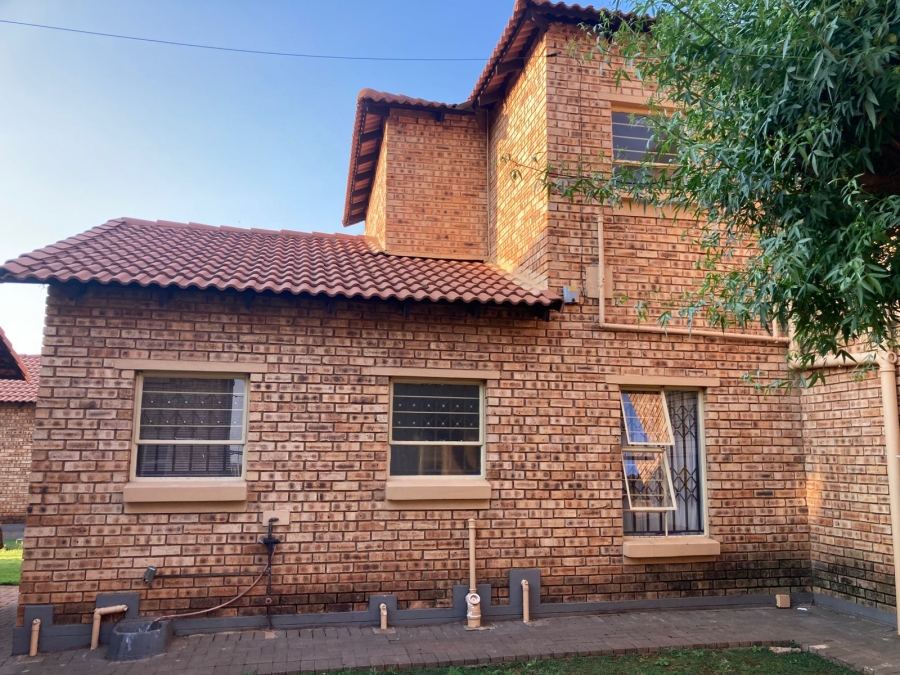 3 Bedroom Property for Sale in Dawn Park Gauteng