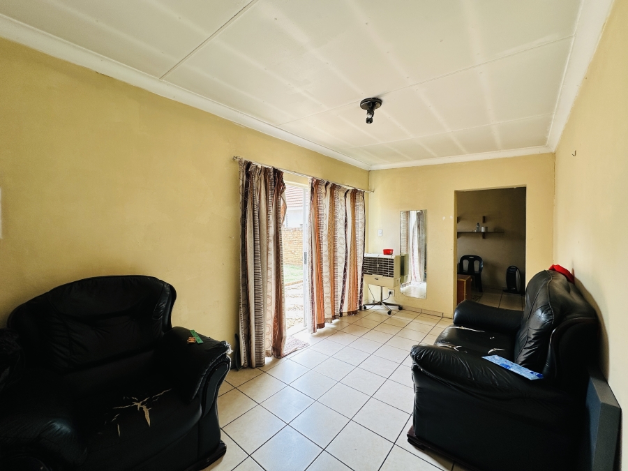 4 Bedroom Property for Sale in Lambton Gauteng