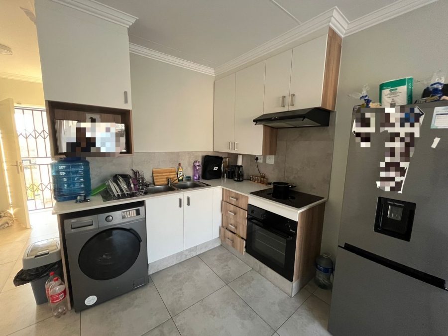 2 Bedroom Property for Sale in Parkhaven Gauteng