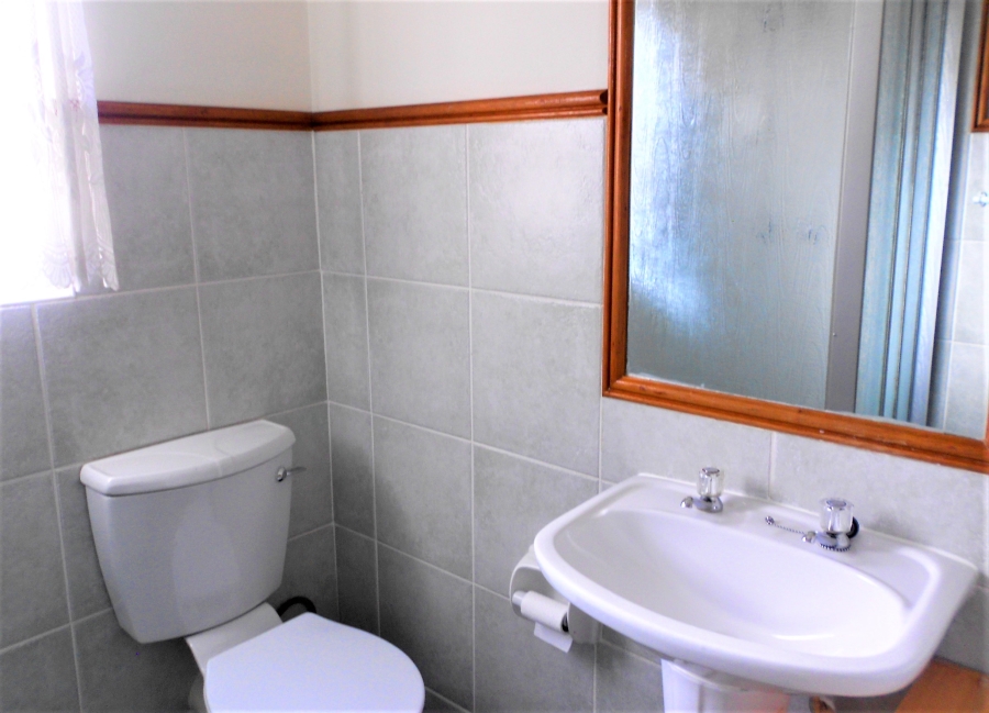 2 Bedroom Property for Sale in Die Hoewes Gauteng