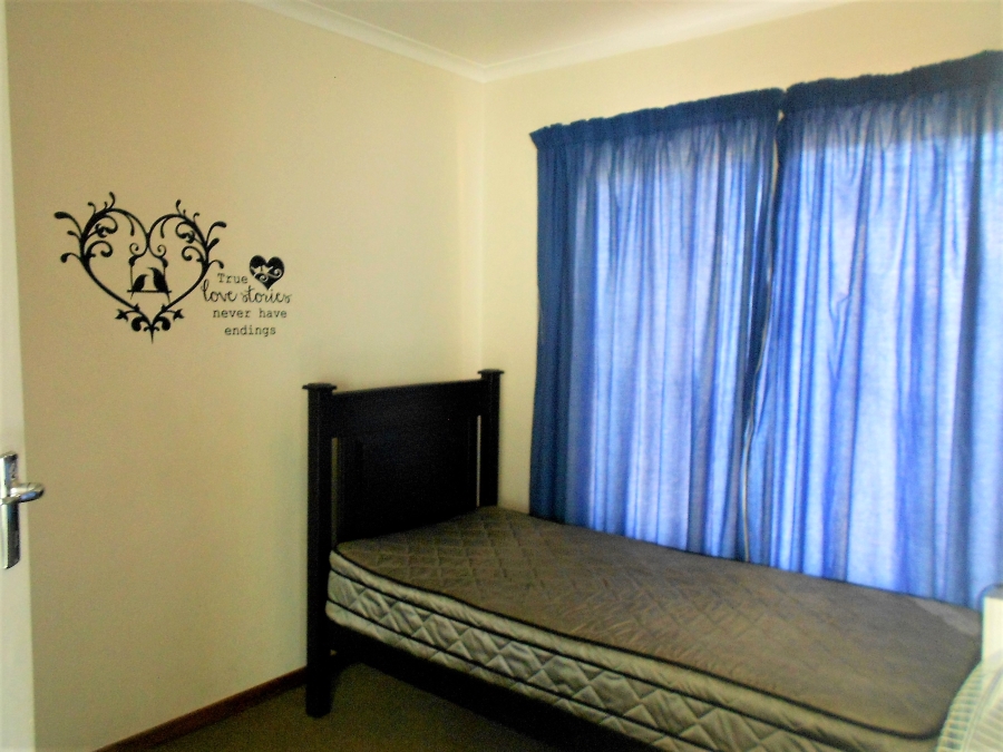 2 Bedroom Property for Sale in Die Hoewes Gauteng