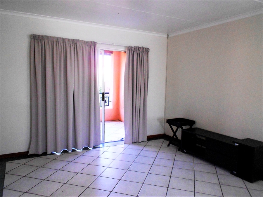 2 Bedroom Property for Sale in Die Hoewes Gauteng