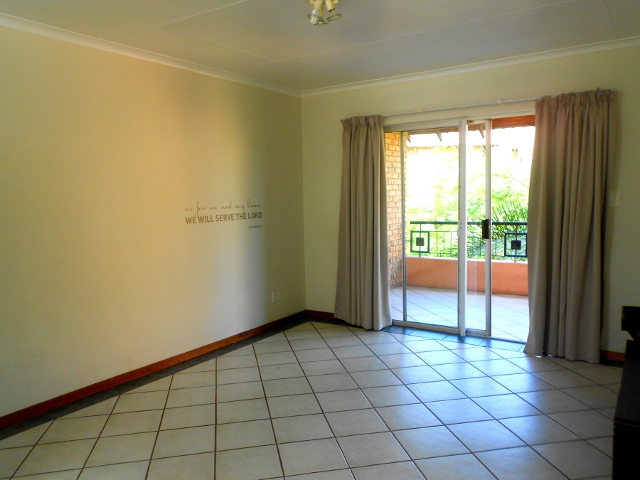 2 Bedroom Property for Sale in Die Hoewes Gauteng