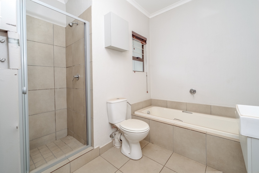 1 Bedroom Property for Sale in Broadacres Gauteng