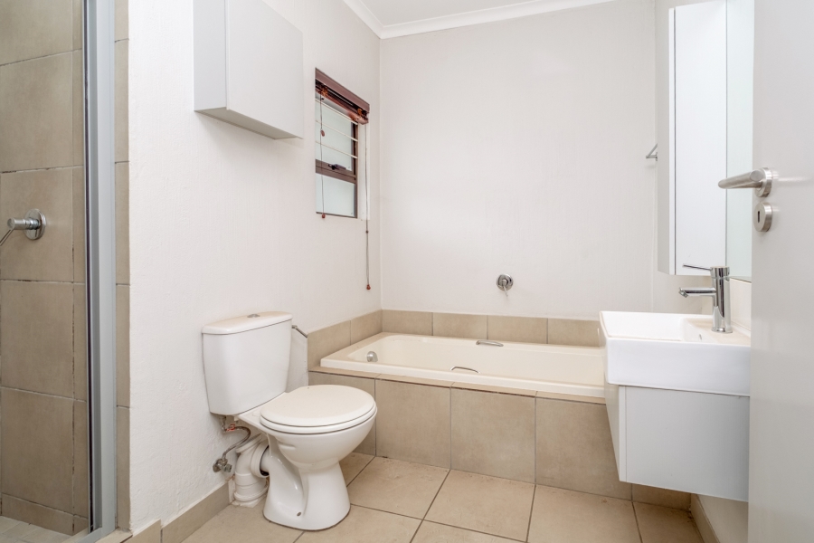 1 Bedroom Property for Sale in Broadacres Gauteng