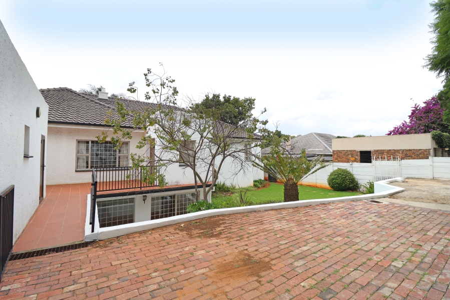 6 Bedroom Property for Sale in Parkview Gauteng