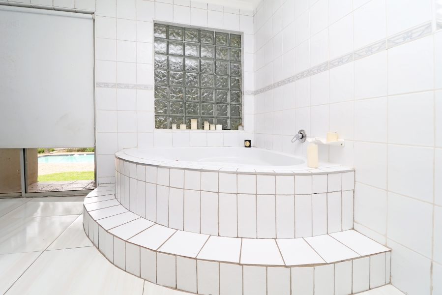 6 Bedroom Property for Sale in Parkview Gauteng