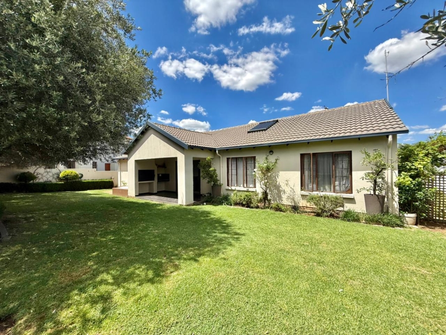 3 Bedroom Property for Sale in Amberfield Gauteng