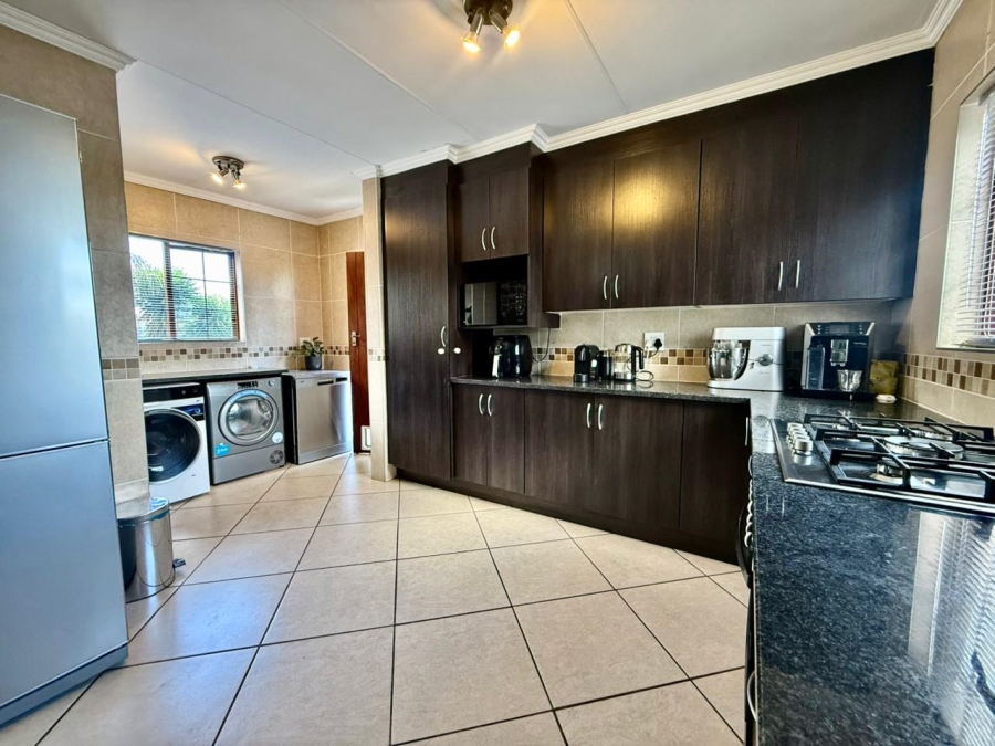 3 Bedroom Property for Sale in Amberfield Gauteng