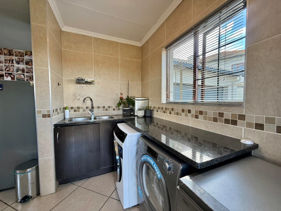 3 Bedroom Property for Sale in Amberfield Gauteng