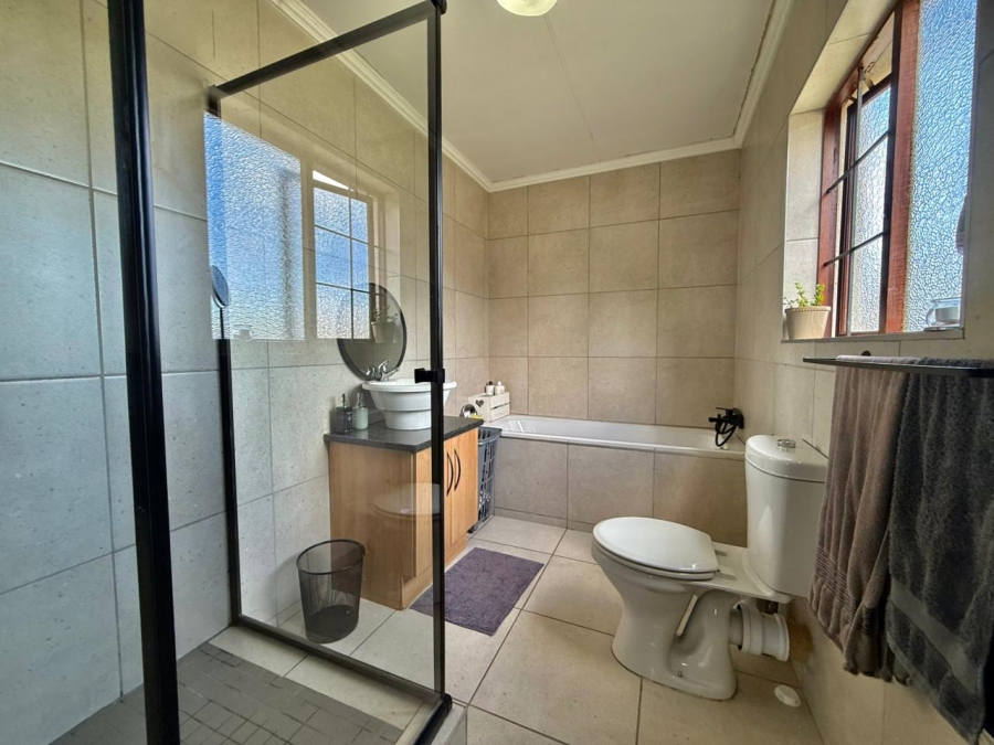 3 Bedroom Property for Sale in Amberfield Gauteng