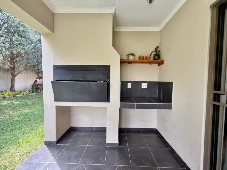 3 Bedroom Property for Sale in Amberfield Gauteng