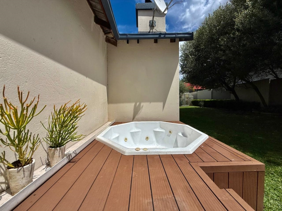 3 Bedroom Property for Sale in Amberfield Gauteng