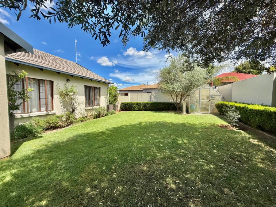 3 Bedroom Property for Sale in Amberfield Gauteng