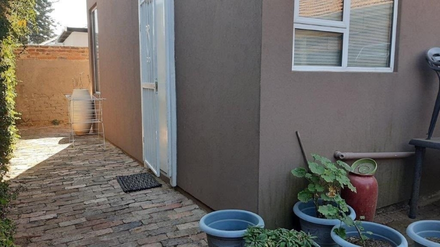 To Let 1 Bedroom Property for Rent in Sydenham Gauteng