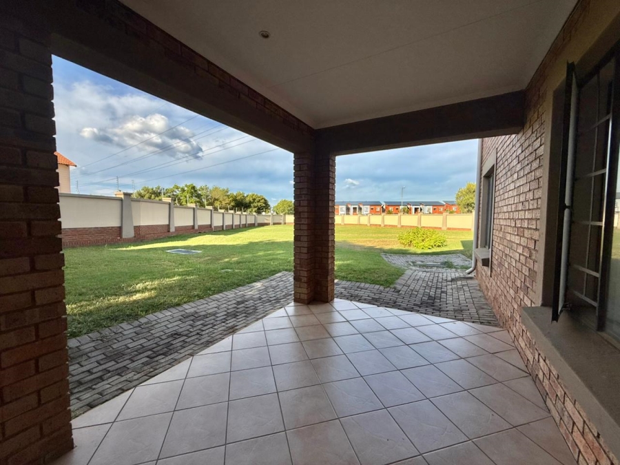 3 Bedroom Property for Sale in Eco Park Gauteng