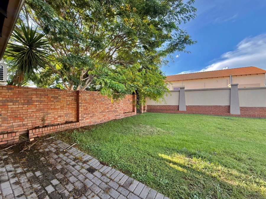 3 Bedroom Property for Sale in Eco Park Gauteng