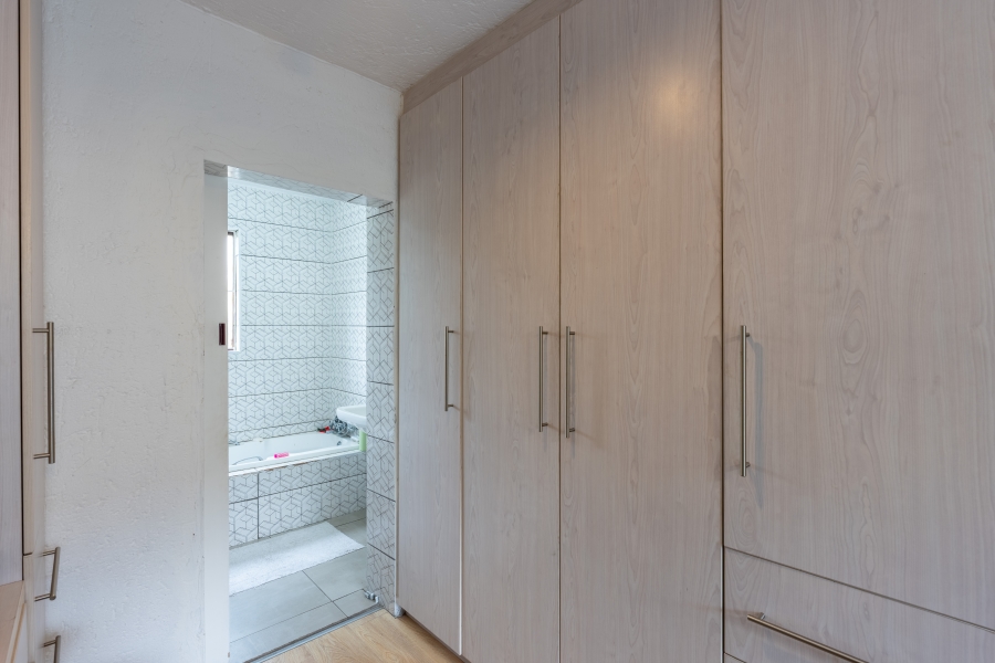 3 Bedroom Property for Sale in Bryanston Gauteng